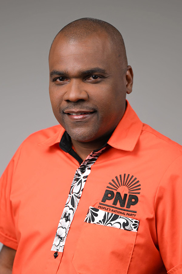 Kurt  Waul